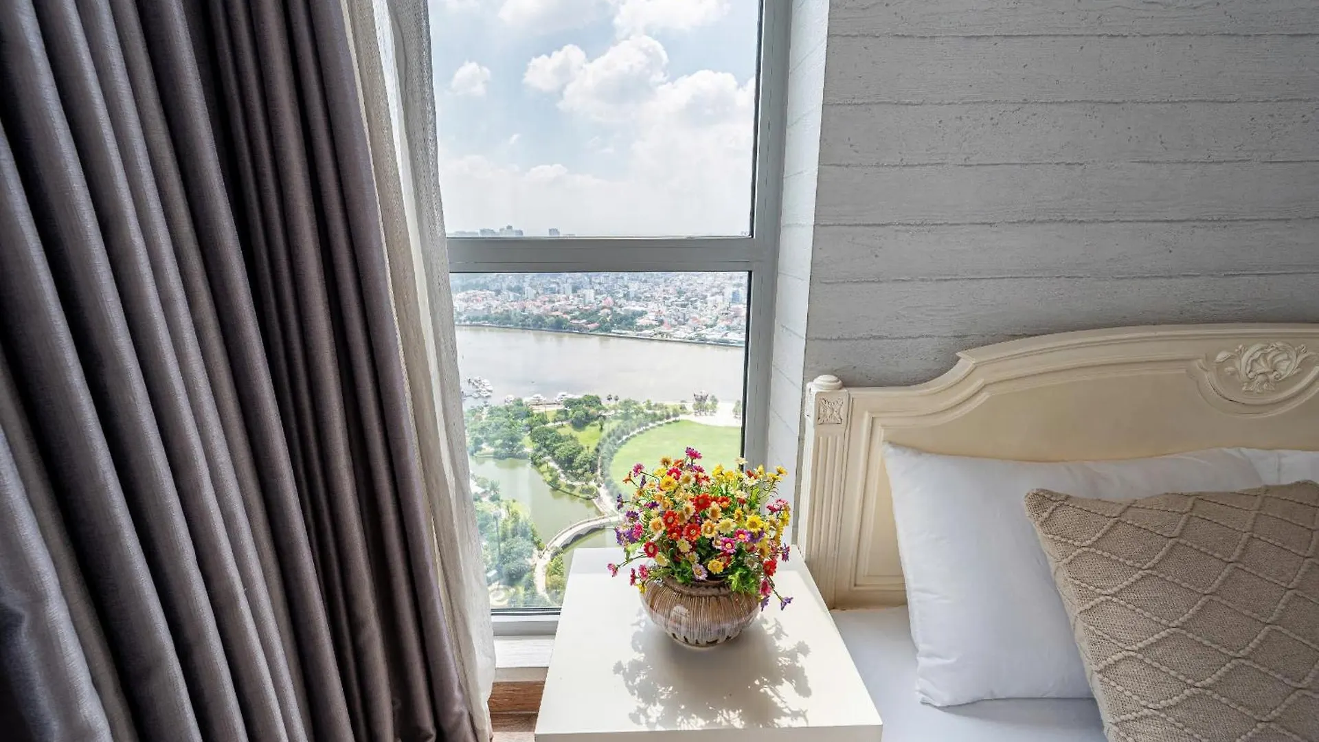 Urban Zen Saigon - Vinhomes Landmark 81 Ho Chi Minh City Apartment