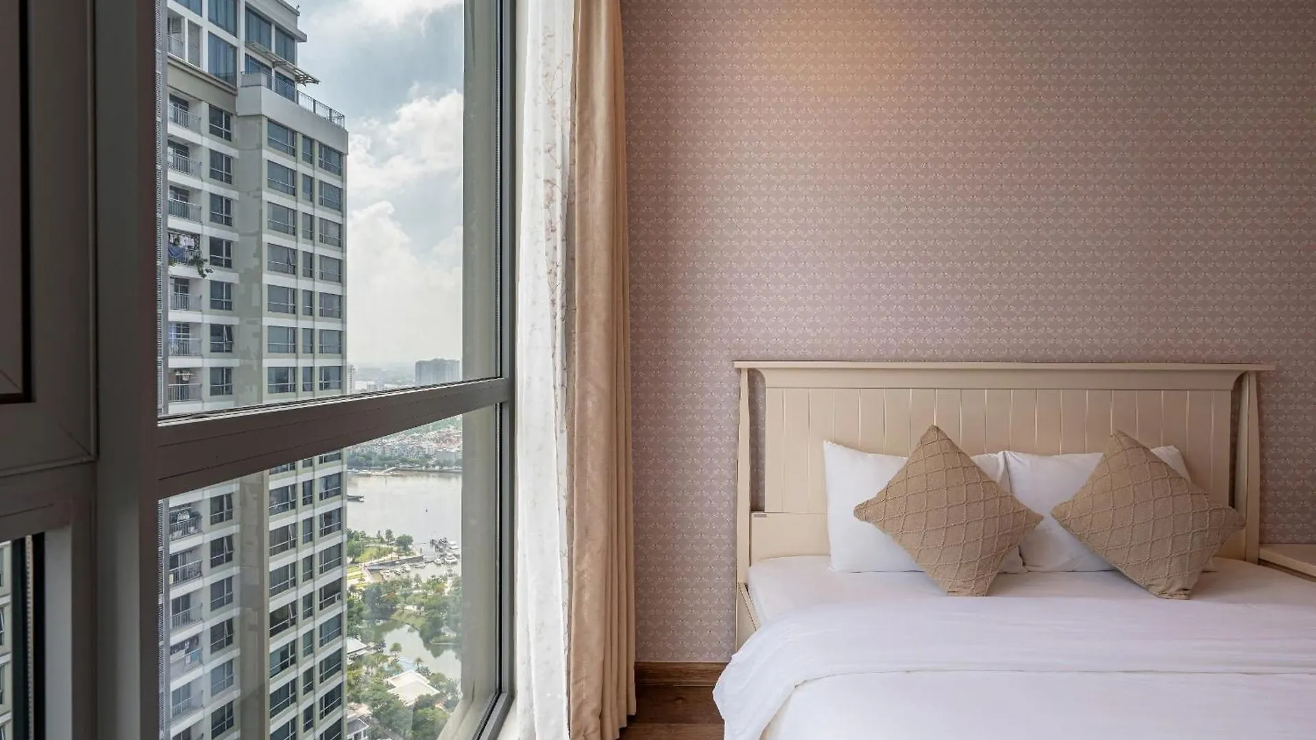 Apartment Urban Zen Saigon - Vinhomes Landmark 81 Ho Chi Minh City