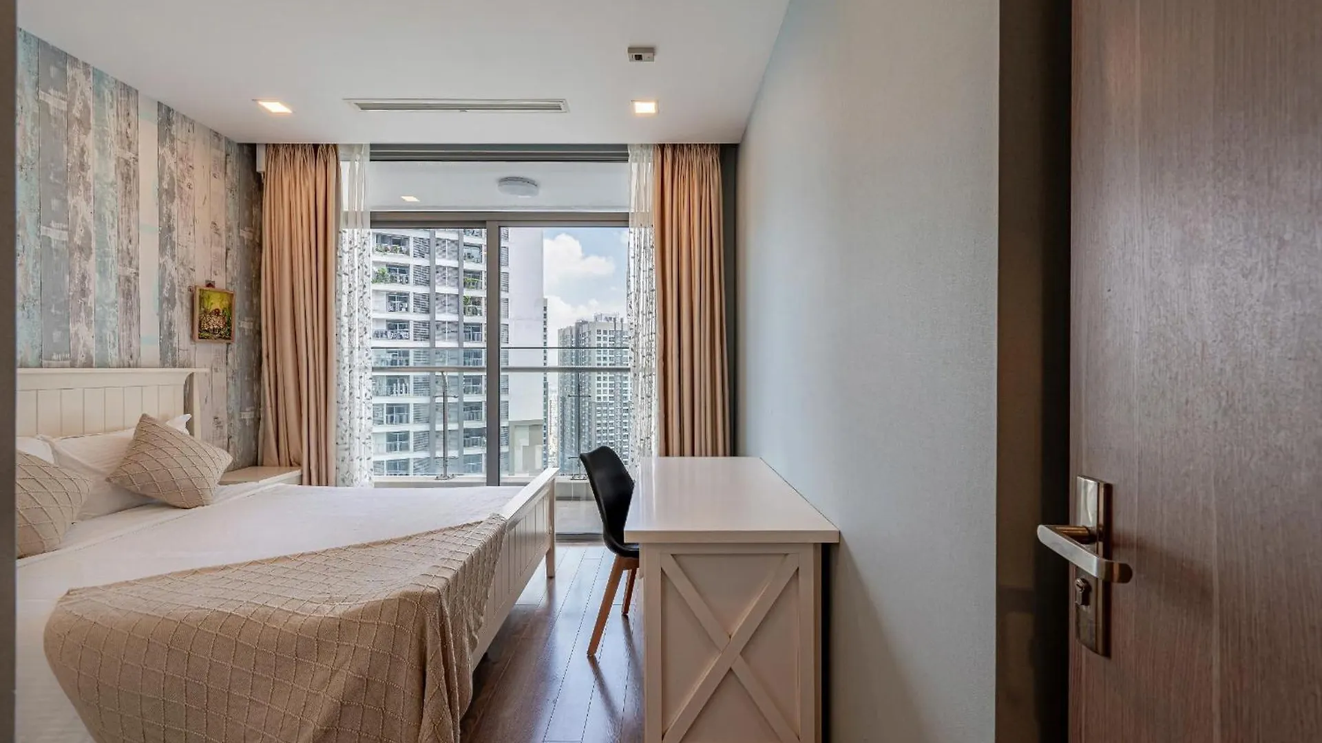 Apartment Urban Zen Saigon - Vinhomes Landmark 81 Ho Chi Minh City