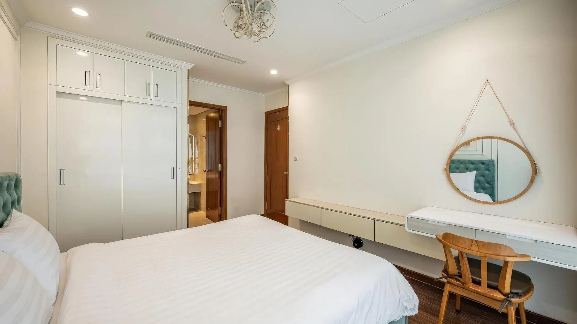 Urban Zen Saigon - Vinhomes Landmark 81 Ho Chi Minh City 0*,